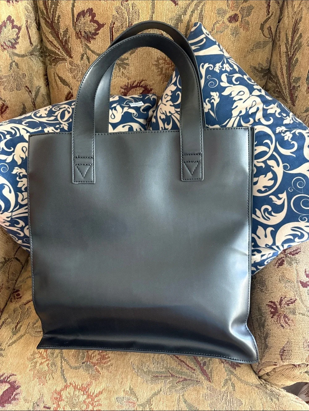 GUESS Black Smooth Leather Shopper Tote
